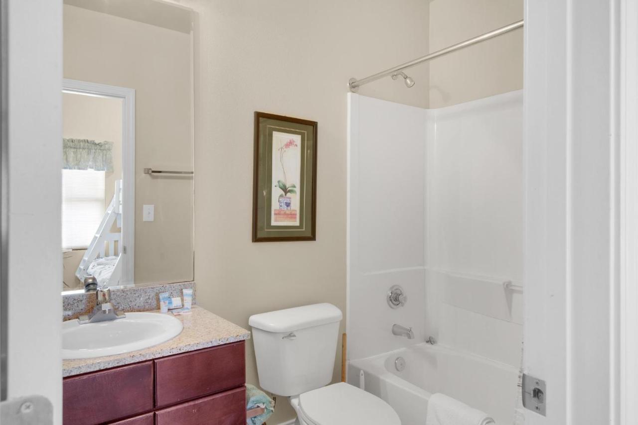 Apartment Laketown Wharf 2029
