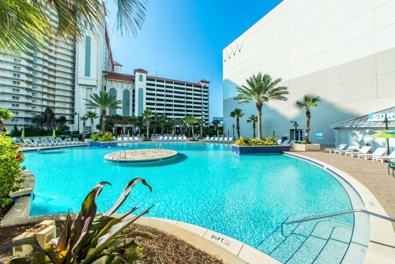 Laketown Wharf 2029 Apartment *