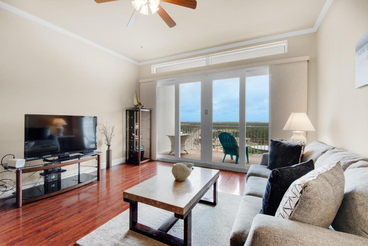 Laketown Wharf 2029 Apartment