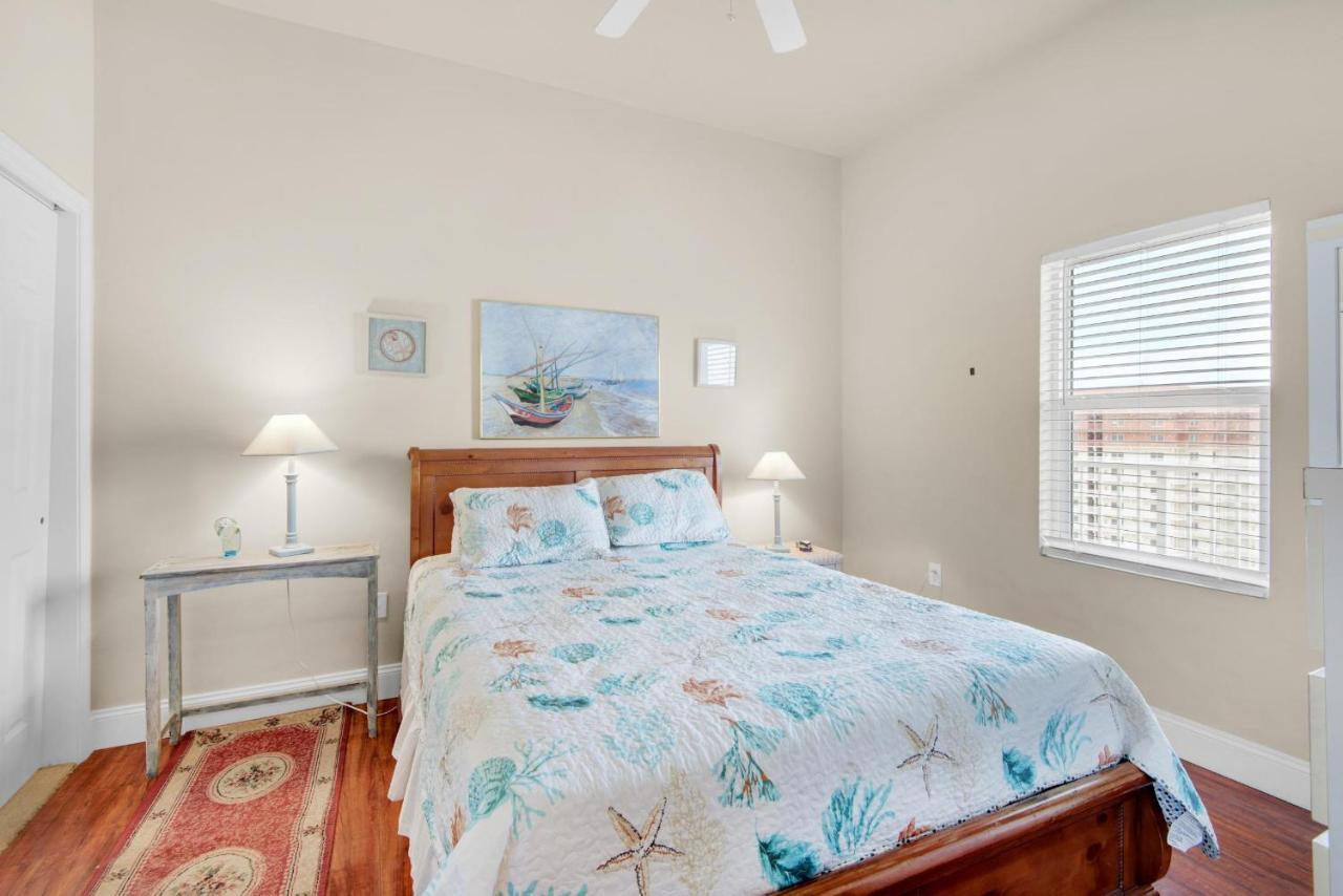 Apartment Laketown Wharf 2029